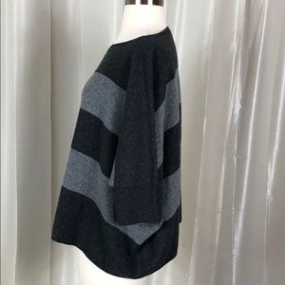 sweater - Picture 3 of 3
